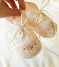 Load image into Gallery viewer, Smocked Baby Brogues